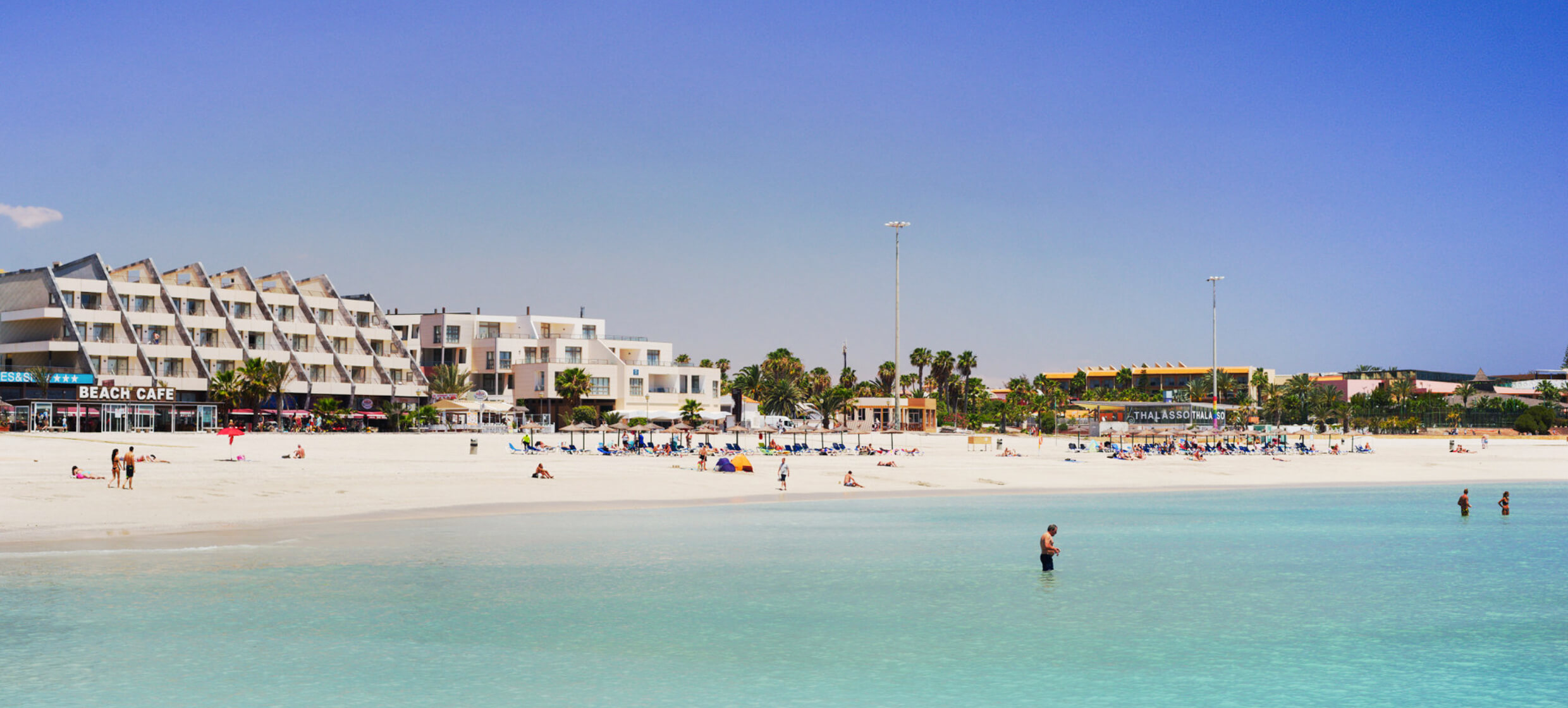 https://shush-villa.magpiex.co.uk/app/uploads/2021/11/beach-background-6.jpg