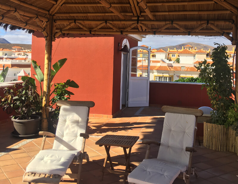 https://shush-villa.magpiex.co.uk/app/uploads/2021/11/roof_seating_area.jpg
