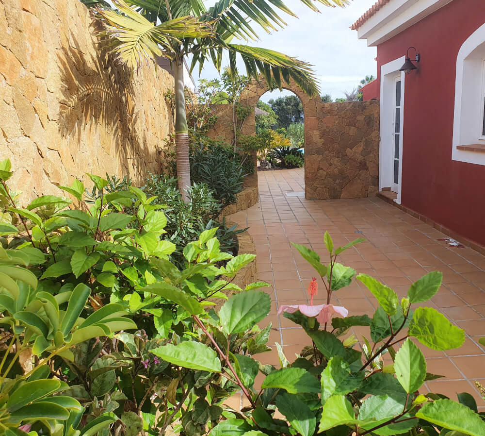 https://shush-villa.magpiex.co.uk/app/uploads/2021/11/villa_21_arch.jpg