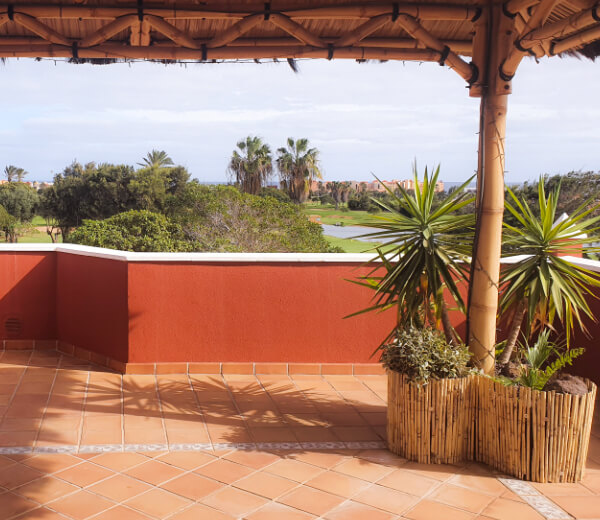https://shush-villa.magpiex.co.uk/app/uploads/2021/11/villa_balcony.jpg