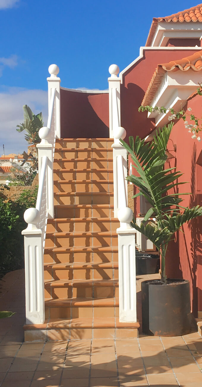 https://shush-villa.magpiex.co.uk/app/uploads/2021/11/villa_stair_case_portrait.jpg
